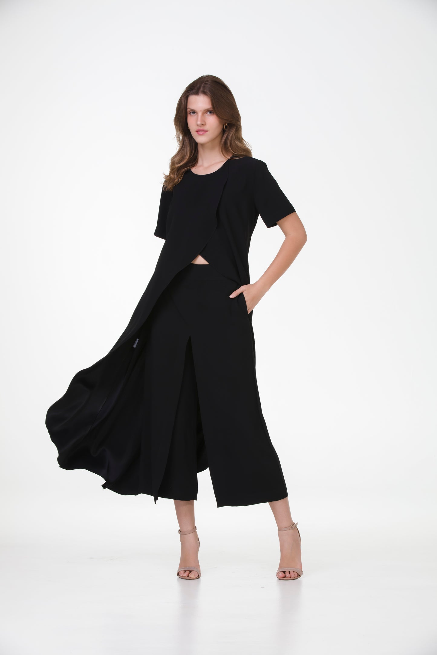 Conjunto Túnica Tulipa e Pantacourt Indiana em Crepe Patou Preto