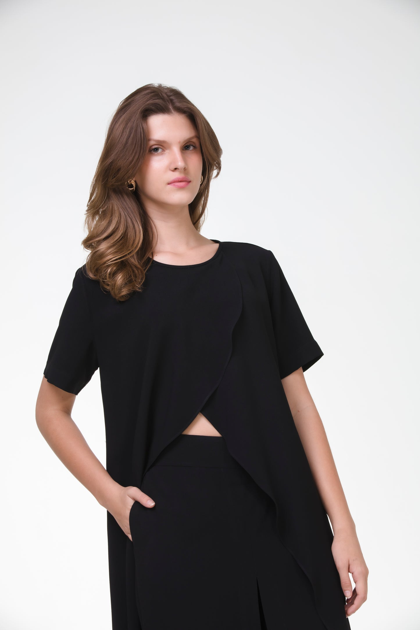 Conjunto Túnica Tulipa e Pantacourt Indiana em Crepe Patou Preto