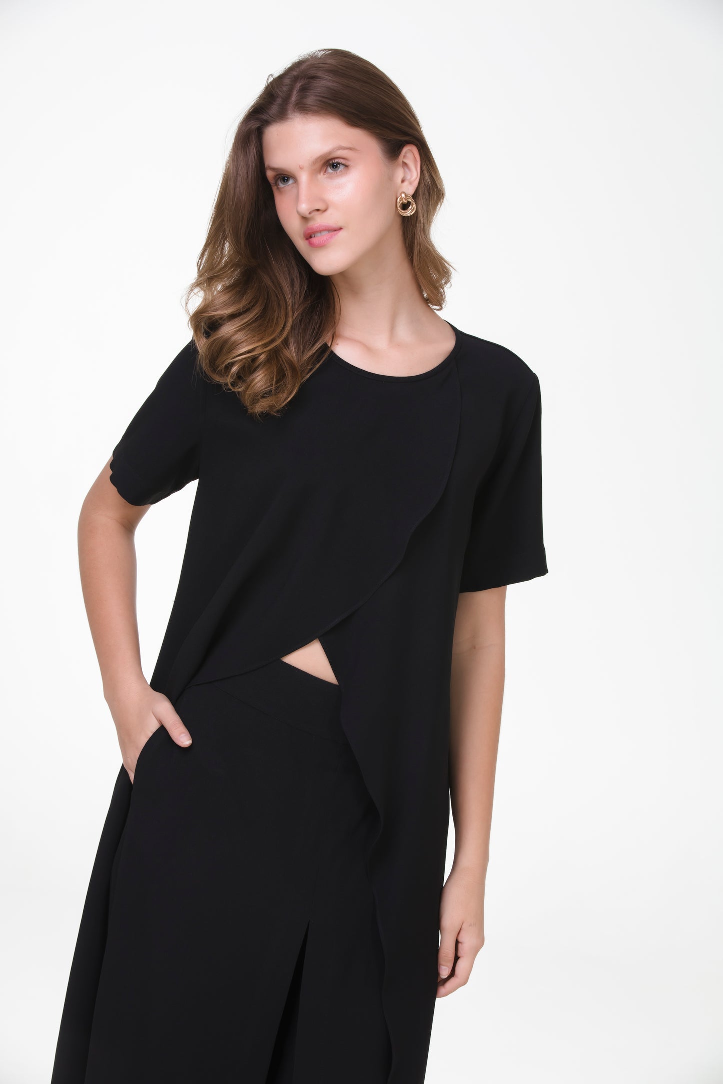 Conjunto Túnica Tulipa e Pantacourt Indiana em Crepe Patou Preto