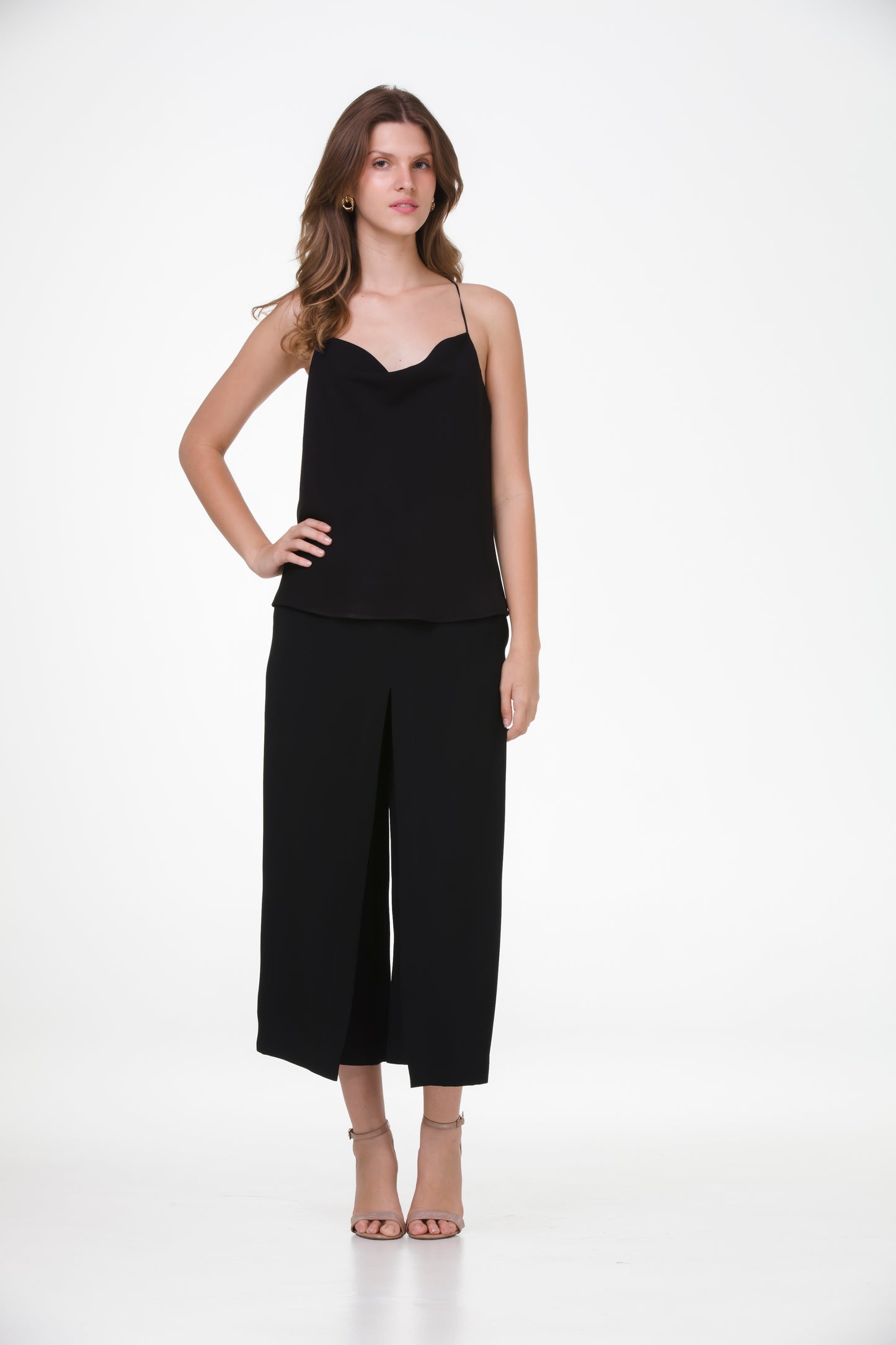 Pantacourt Indiana em Crepe Patou – Preto