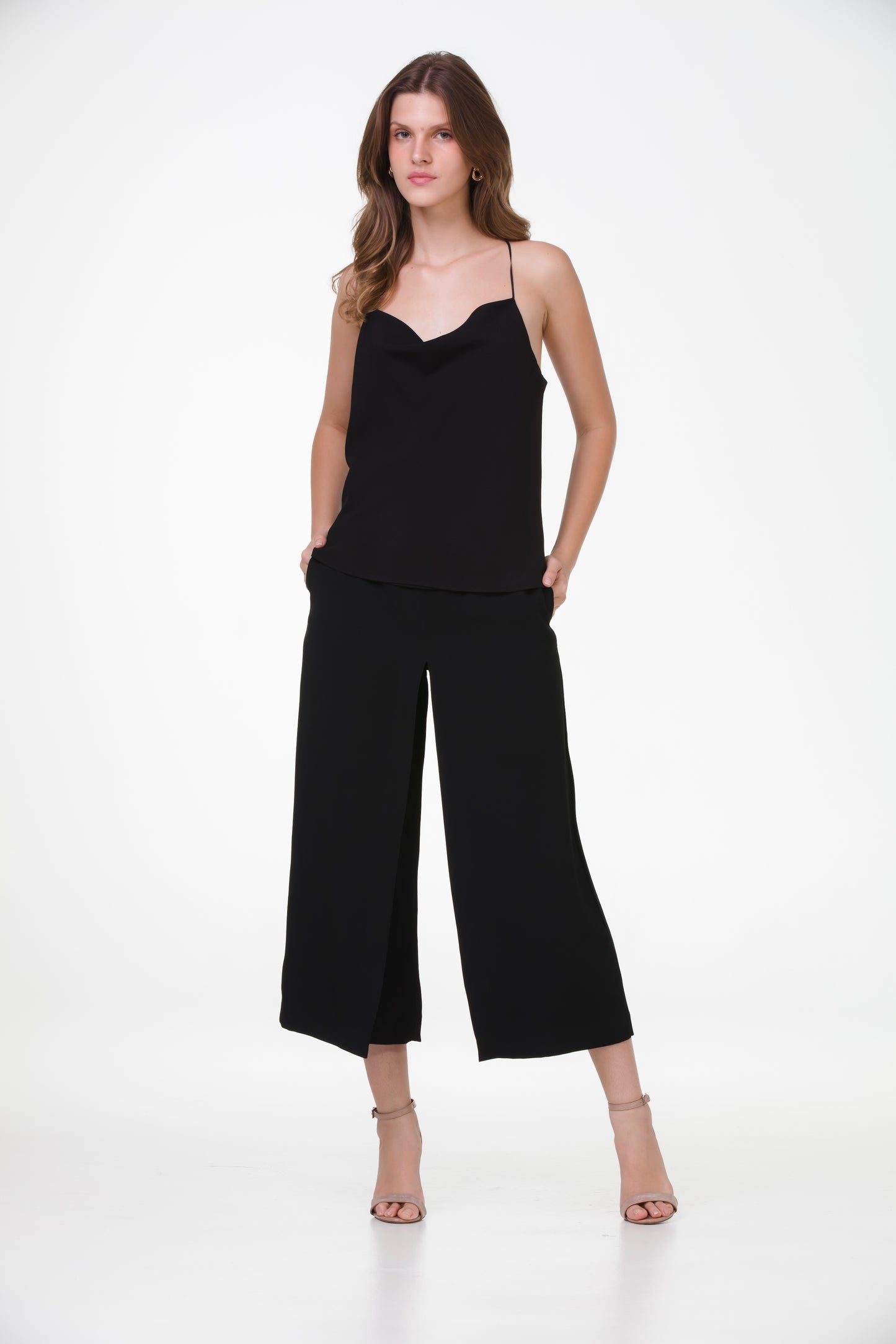 Pantacourt Indiana em Crepe Patou – Preto