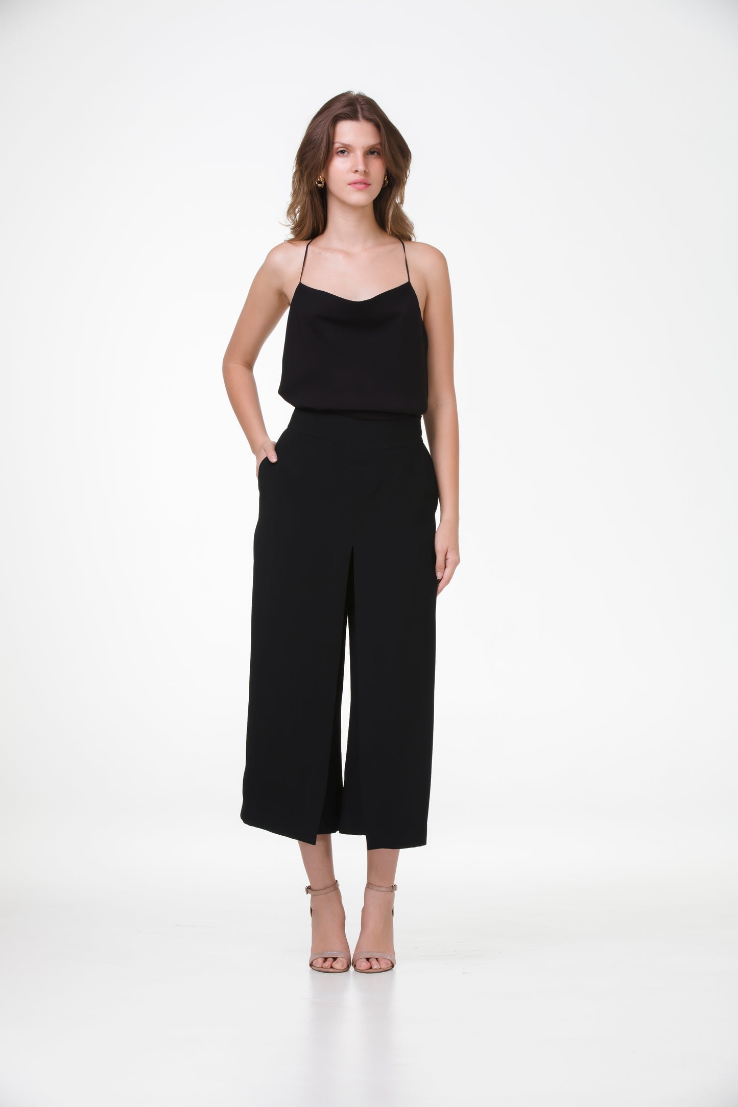 Pantacourt Indiana em Crepe Patou – Preto