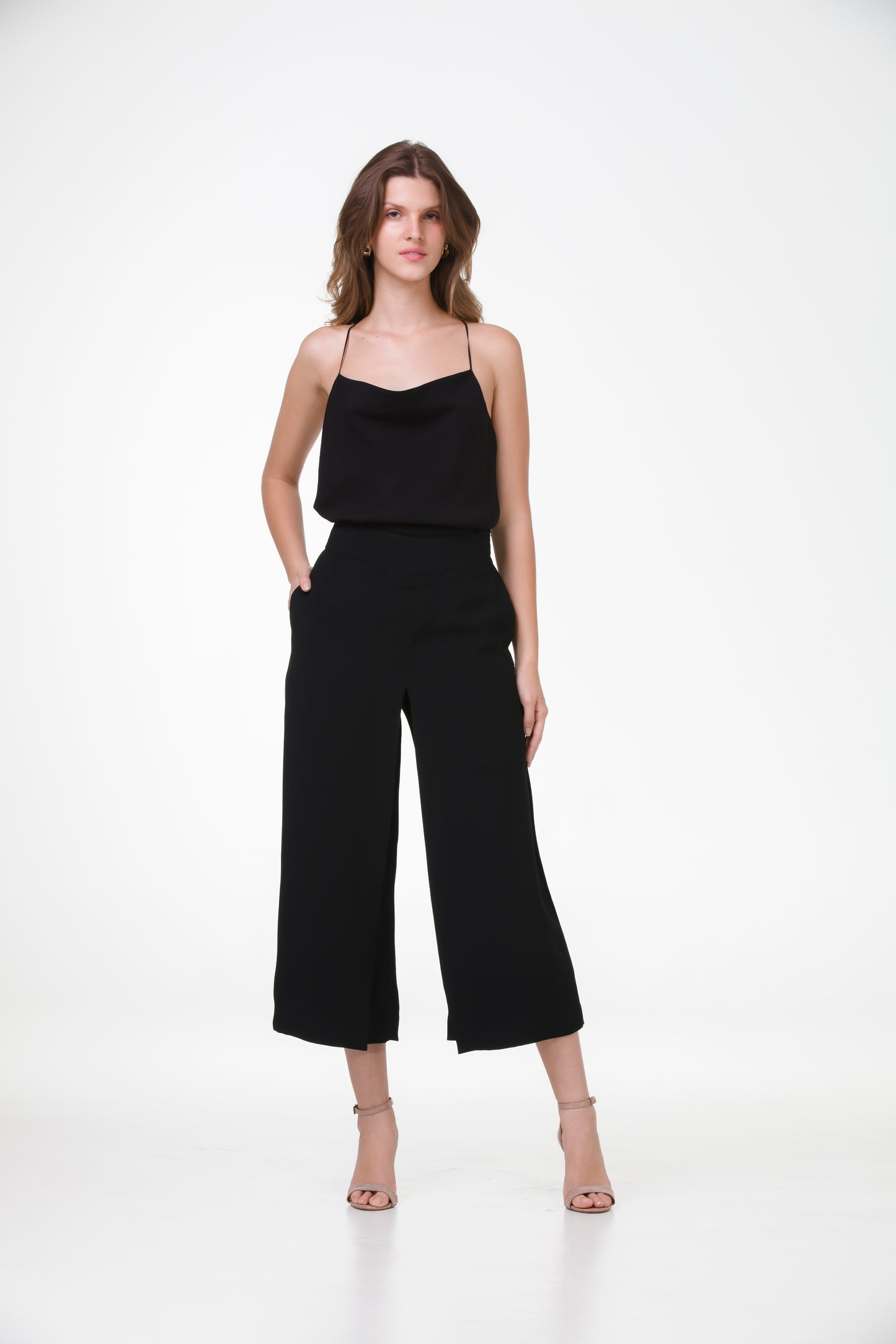 Pantacourt Indiana em Crepe Patou – Preto